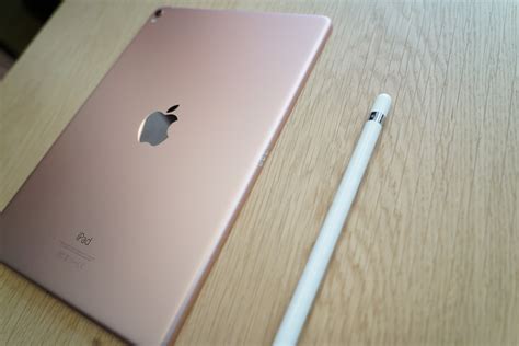 It is pressure sensitive and can be used to draw and write on ipad models with ease. Apple Pencil 2: Everything you need to know! | iMore