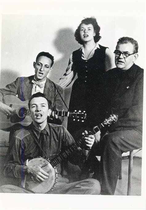 The Weavers Sing Out 1949 Ca The Weavers Are Shown In A Flickr