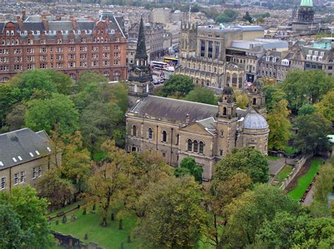 En sus cercanías se hallan un castillo del siglo xiii y el puente de. Bon VOYAGE!!: EDINBURGH Escocia, ciudad de bellos paisajes