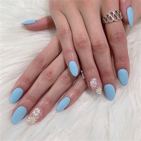 13 Nail Short Oval Blue In 2020 Oval Acrylic Nails Oval Nails
