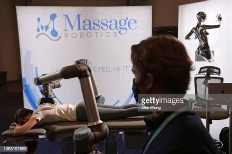 Robot Massage Photos And Premium High Res Pictures Getty Images