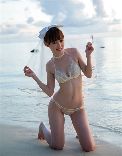 スレンダーボディ！秋山莉奈のaカップウェディング水着グラビアがエロ可愛い！画像まとめ 30枚 その2 即抜きライフ