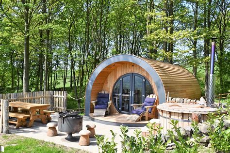 Hot tub holidays in yorkshire at flowery dell lodges are perfect for couples and families looking to relax and spend quality time together. Eight amazing glamping pods with hot tubs in the UK