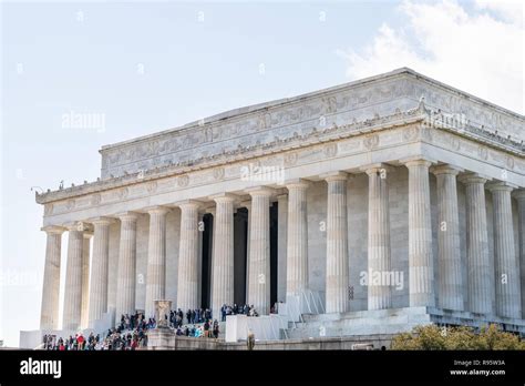 Tourists Walking Lincoln Memorial Steps Hi Res Stock Photography And