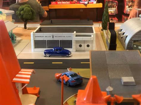 Precision series doc hudson's ornament valley mechanical clinic is now available for preorder on mattel's website (link below). SHOP: "Cars Precision Series" Moves to Backer-Based System with Doc Hudson's Ornament Valley ...
