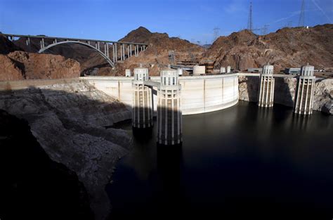 The Shrinking Lake Lake Mead At Historic Lows Cbs News