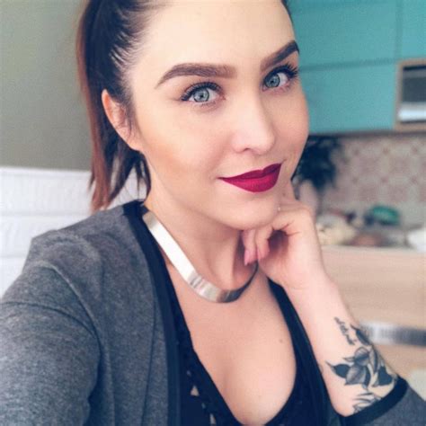 We did not find results for: Poses para selfie: ideias para inovar nas fotos - Tudo Ela