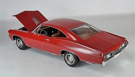 1967 Chevy Impala SS (Stock) -- Plastic Model Car Kit -- 1/25 Scale