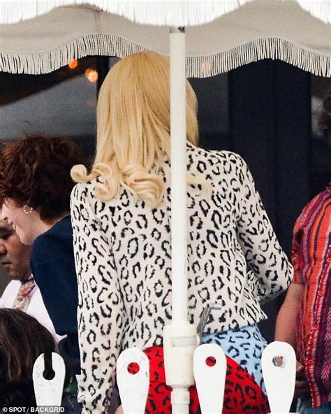 Gwen Stefani Dazzles In Bold Minidress For Mother S Day Celebration With Husband Blake Shelton