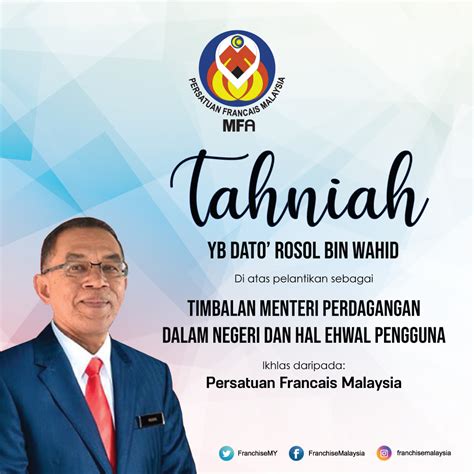 Mahathir sendiri menyatakan, ia telah memberitahu raja malaysia, abdullah of pahang tentang pengunduran dirinya pada pukul 1 siang waktu kuala lumpur. Timbalan Menteri Dalam Negeri 1