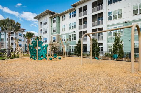 Photos and Tours of Essex Luxe Apartments | Orlando