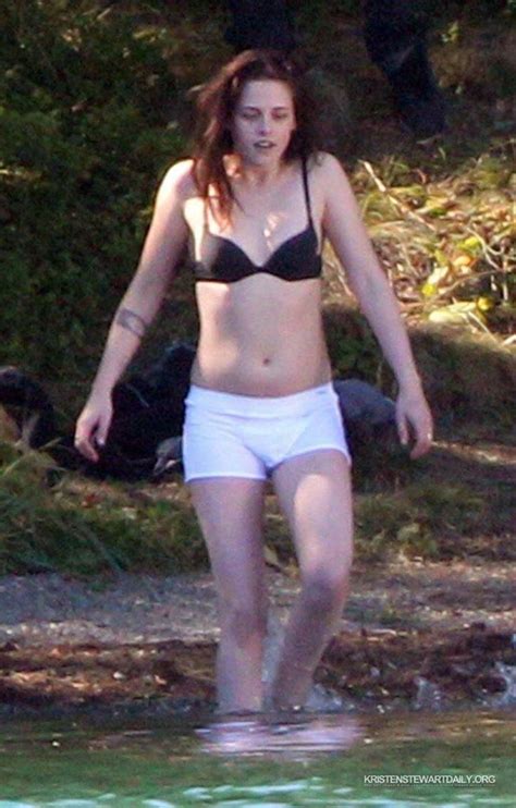 Hot And Sexy Kristen Stewart Bikini Photos In 2023 Knockoutpanties