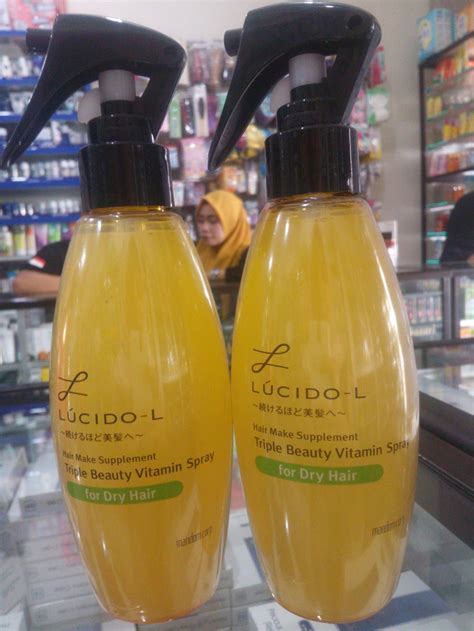 Triple beauty hair vitamin series with vitamin a, c, and e which able to intensively absorbed into hair stems to create beautiful, shiny, and smooth hair. Jual Lucido-L hair vitamin spray for dry hair 200 ml di ...