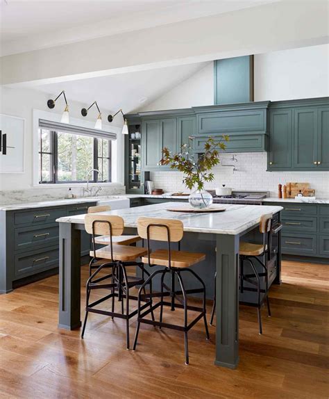 15 Incredible Kitchen Islands With Sinks And Seating