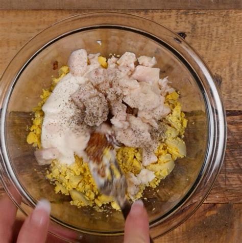 Let the eggs cool down for 5 minutes. No carb tuna deviled eggs | Stuffed peppers, Food to make