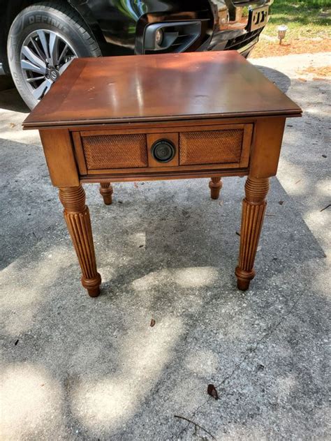 Vintage broyhill saga dining table w 6 chairs. Broyhill Vintage Solid Wood Accent Side/End Table for Sale in Orlando, FL - OfferUp