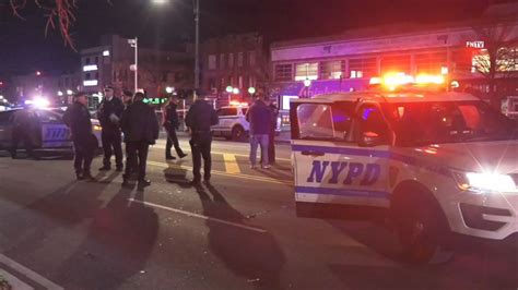 cops fatally shoot man in bk who charged at them with knife