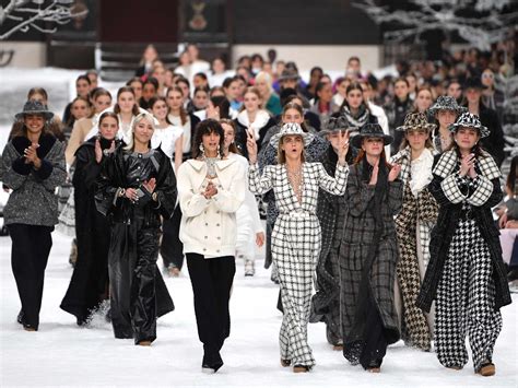 El último Desfile De Karl Lagerfeld Para Chanel Es El Invierno En El