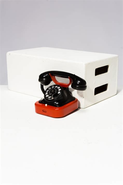 Te070 Charm Red And Black Rotary Phone Prop Rental Acme