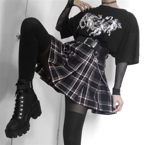 Ana Flatcetera • Instagram Photos And Videos Edgy Outfits Aesthetic Grunge Outfit Retro