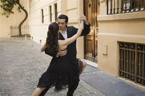 Tango Argentino Historia Estilo Y Pasos Básicos De Baile