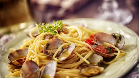 From low calorie linguine to super simple spaghetti with less fat, we have the best pasta ideas to make healthy meals with spaghetti this quick and easy pasta dish is veggie friendly and it's low in calories, a great midweek meal for two. Low Cholesteron Pasta Dishes / Chicken Veronique Pasta ...