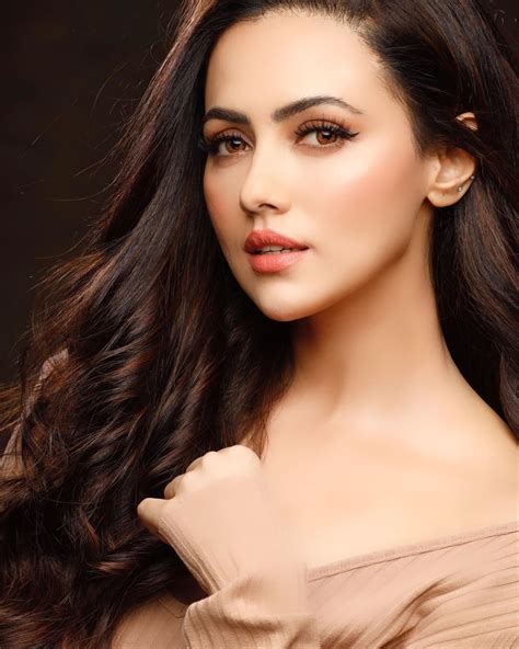 Her birthday, what she did before fame, her family life, fun trivia facts, popularity rankings, and more. Sana Khan looks drop dead gorgeous in her latest pictures ...