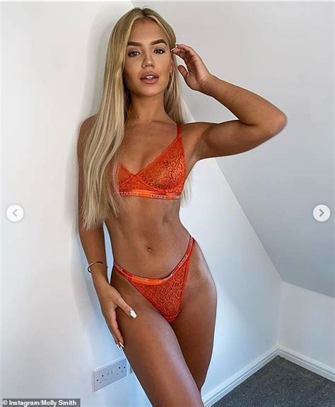 Love Island S Molly Smith Hits Back After Being Trolled Over Her Small Boobs