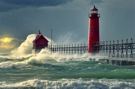 Lighthouse In Stormy Sea Fondo De Pantalla Hd Fondo De Escritorio