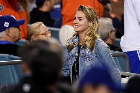 Video Kate Upton Went Viral During The Astros Win The Spun