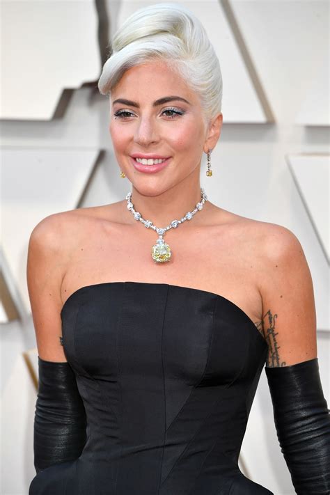 Oscars 2019 Red Carpet All The Details On Lady Gagas 12854 Carat