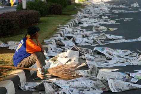 Cara Menjadi Sapu Jalanan : Buruh Sapu Jalanan Untuk ...