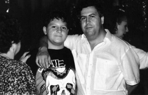 Publican Fotos Inéditas De Pablo Escobar El Patrón Del Mal