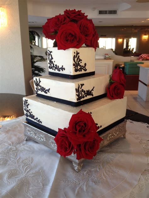 Square Wedding Cakes Black And White Square Wedding Cake W Roses