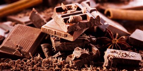 Tidur secara terlentang boleh membantu menyelaraskan tulang belakang anda dan membahagikan berat badan ke seluruh tubuh secara sama rata. Jangan Ambil 7 Jenis Makanan Ini, Jika Ingin Tidur Yang ...
