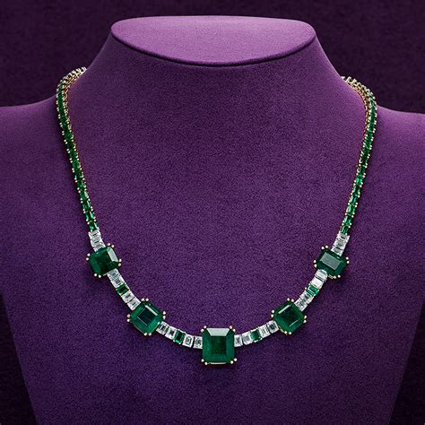 Statement Emerald And Diamond Necklace Kaufmann De Suisse