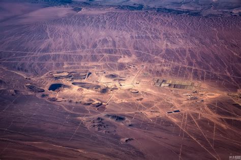 Creative agency for your design needs. 航拍智利废弃铜矿 奇特地貌似火星表面_网易新闻