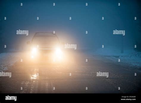 Car Headlights At Night Hi Res Stock Photography And Images Alamy