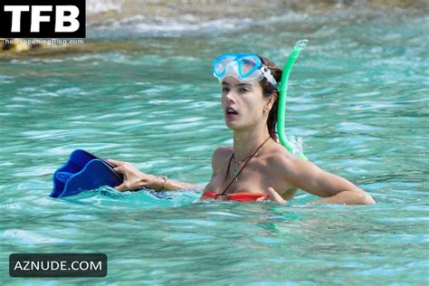 Alessandra Ambrosio Sexy Seen Flaunting Her Hot Bikini Body On The