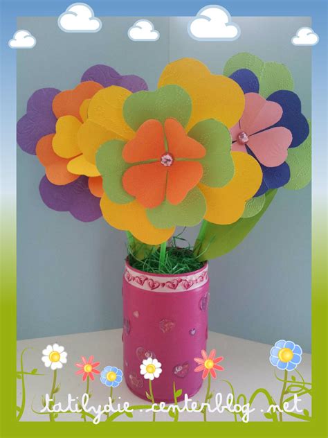 Pour l'occasion, epopia vous propose de fabriquer un bouquet de fleurs en papier à offrir à vos mamies adorées. activites fetes des meres
