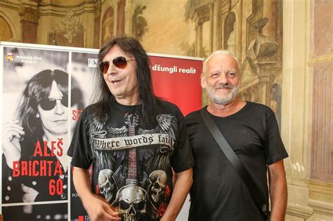 Téma aleš brichta na blesk.cz. Aleš Brichta pozval na svou koncertní oslavu i Evu ...