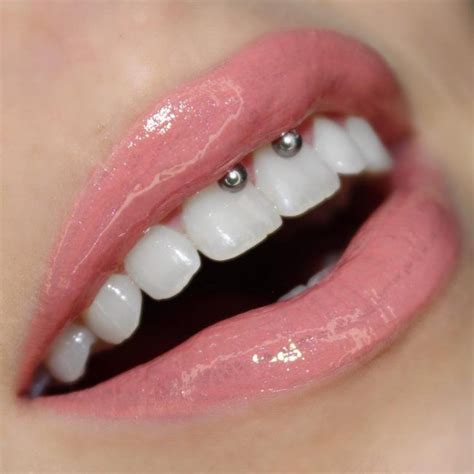 55 Beeindruckende Smiley Piercing Ideen Ein Trendiger Piercing Um Ihr Lächeln Zu