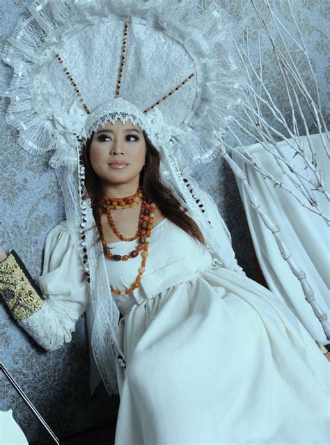 Myanmar Famous Actress Eaindra Kyaw Zin With White Long Dress