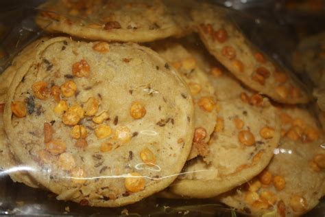 Working for peanuts is all very well. Rempeyek Che Yah: PRODUK KELUARAN REMPEYEK CHE YAH