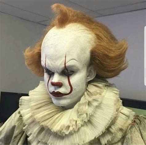 On The Set Of It Pennywise The Clown Bill Skarsgard Pennywise Pennywise The Dancing Clown