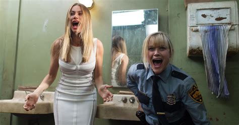 Review In ‘hot Pursuit Sofia Vergara And Reese Witherspoon On The Run The New York Times