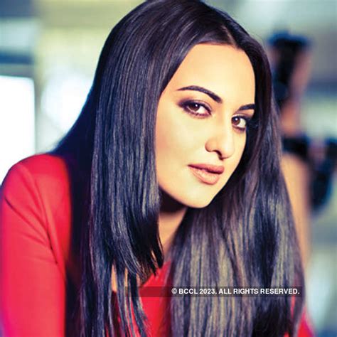 Bollywood Actress Sonakshi Sinha Looks Stunning During The Filmfare