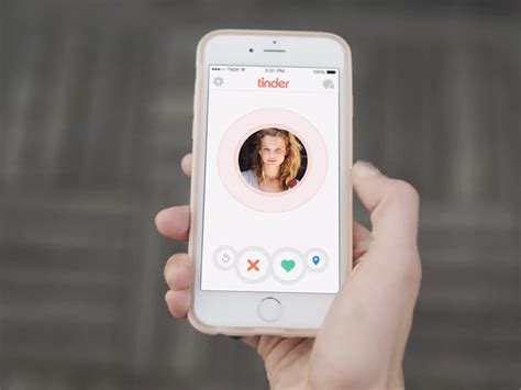 Man Swipes Right On 200000 Women On Tinder With Little Success The Independent The Independent