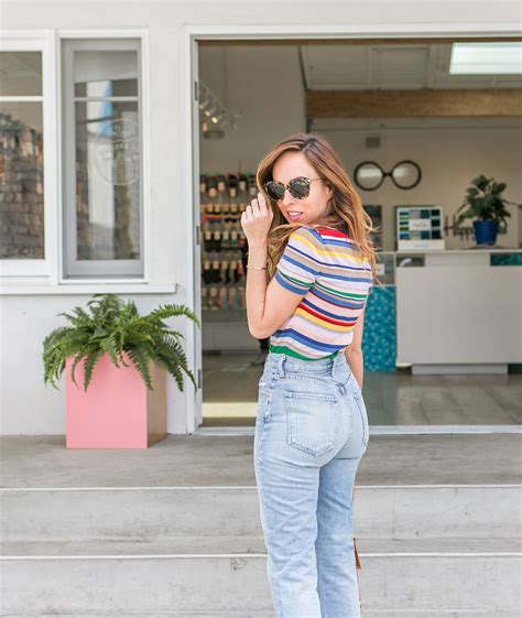 Sydne Style Shows The Best Mom Jeans Online In High Waist Vintage Denim Sydne Style