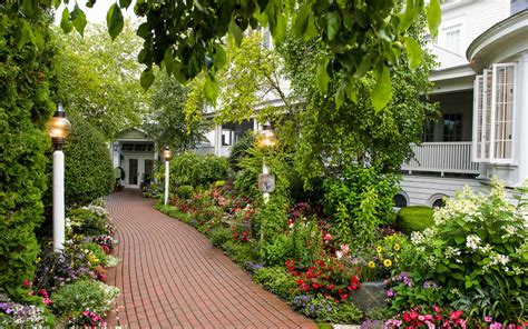 May 06, 2021 · plan a getaway mackinac island hotel packages. Mackinac Island Waterfront Hotels | Our Gallery | Hotel Iroquois